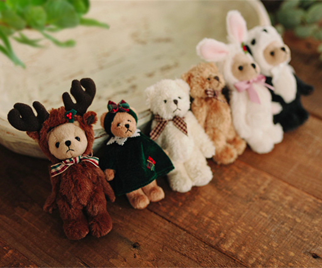 Reborn baby doll teddy bear toys that can be used by newborn photographers as well as newborn photography props.